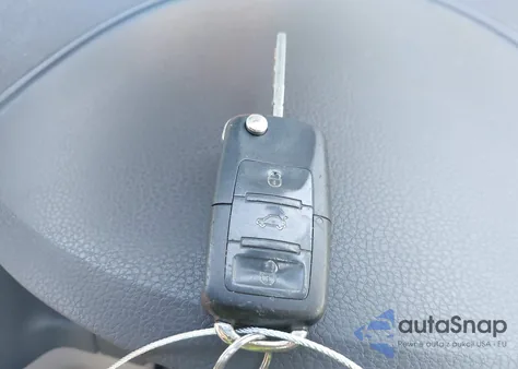 2010 Volkswagen Tiguan S из США, поврежденный, VIN WVGAV7AX5AW512292